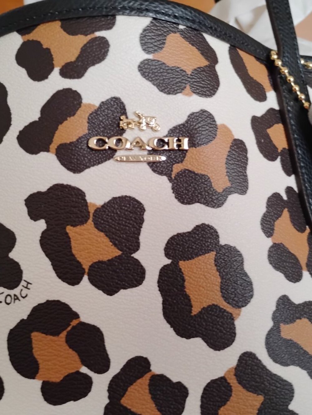 NWT Coach Tote animal print signature canvas. - Picture 3 of 11